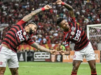 Gabigol e Bruno Henrique comemoram gol na partida entre Flamengo e Fluminene, válida pela 27ª rodada do Campeonato Brasileiro 2019, no Maracanã Foto: NAYRA HALM/AGÊNCIA O DIA / Estadão Conteúdo