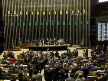 Plenário da Câmara dos Deputados durante sessão para votação do decreto de intervenção federal na segurança pública do Rio de Janeiro. Foto: Wilson Dias/Agência Brasil