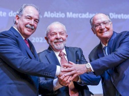 O presidente Lula com o vice Alckmin na cerimônia de posse de Aloizio Mercadante. Foto: RICARDO STUCKERT/PRESIDÊNCIA DA REPÚBLICA - 6.2.2023