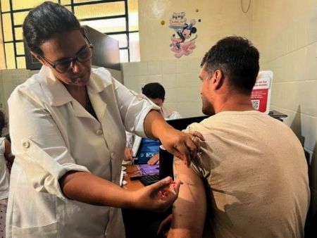 Dourados é o primeiro município do país a realizar vacinação em massa contra a dengue; mais de 14 mil já foram vacinados – Foto: Rogério Vidmantas/PMD