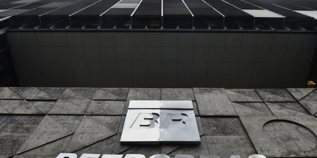 petrobras-compra-42,5%-de-bloco-de-exploracao-de-petroleo-na-namibia