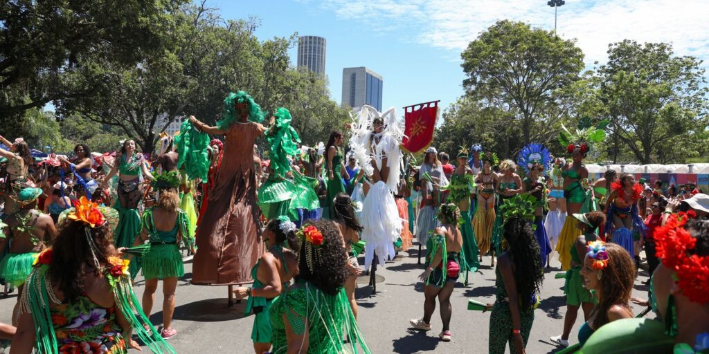 estimativas-projetam-movimentacao-de-r$-18,6-bilhoes-no-carnaval