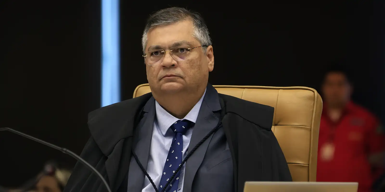 dino-proibe-criacao-de-novas-verbas-acima-do-teto-do-funcionalismo