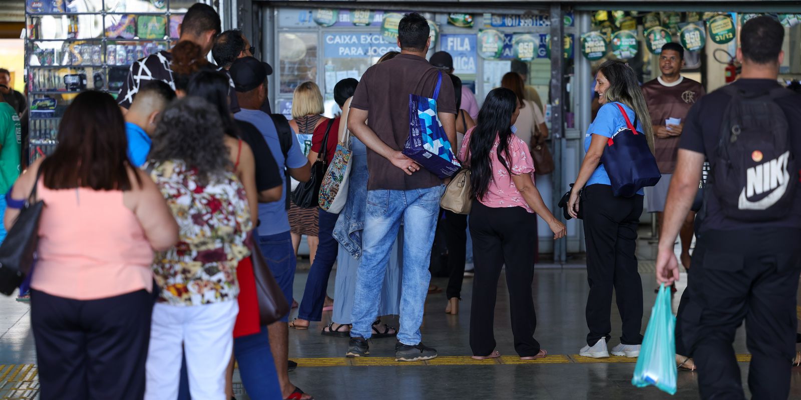 mega-sena-acumula-e-premio-principal-vai-para-r$-7,5-milhoes