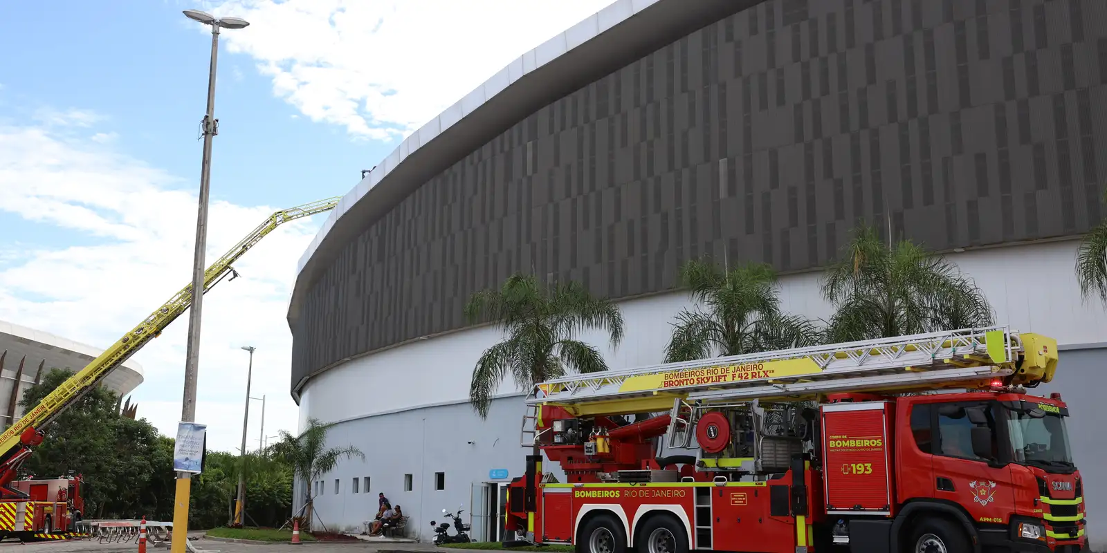 defesa-civil-do-rio-interdita-parte-do-velodromo-atingido-por-incendio
