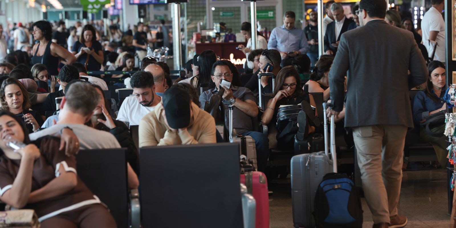 apos-pane,-aeroporto-de-congonhas-vai-operar-ate-meia-noite