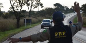 prf-reforca-policiamento-nas-rodovias-com-a-operacao-dia-do-trabalho