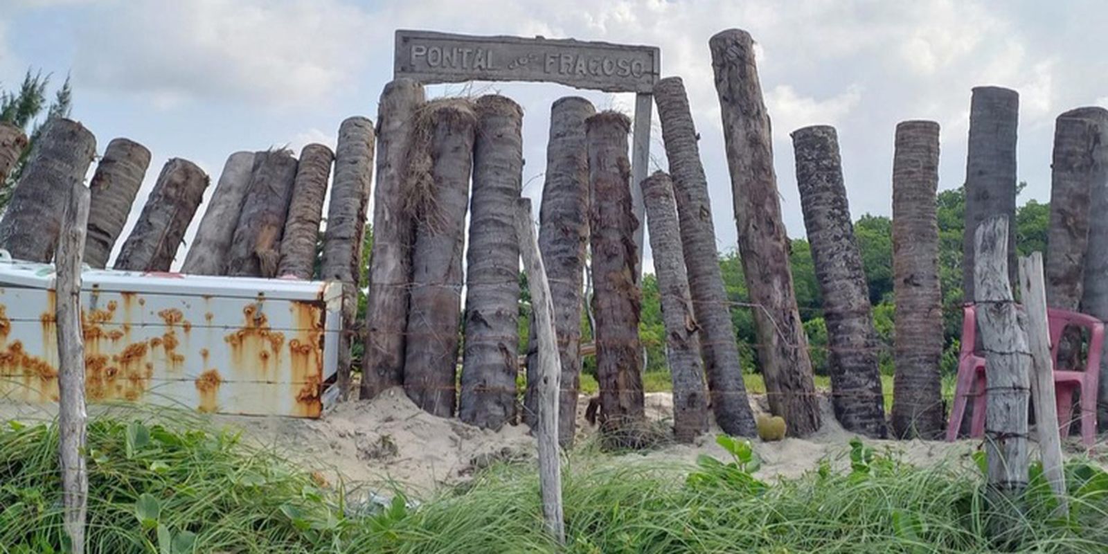 justica-manda-demolir-muro-de-570-metros-em-praia-no-sul-da-bahia