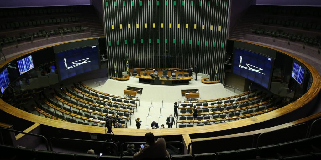 saiba-como-votaram-os-deputados-na-pec-que-acaba-com-a-escala-6×1