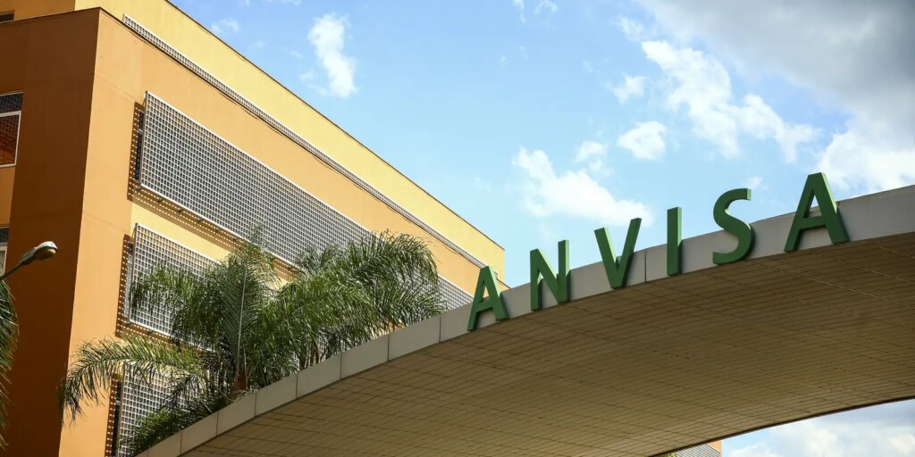 anvisa-suspende-lote-de-medicamentos-para-hipertensao-e-cancer-de-mama
