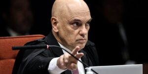 moraes-pede-parecer-da-pgr-sobre-apreensao-de-arma-de-bolsonaro